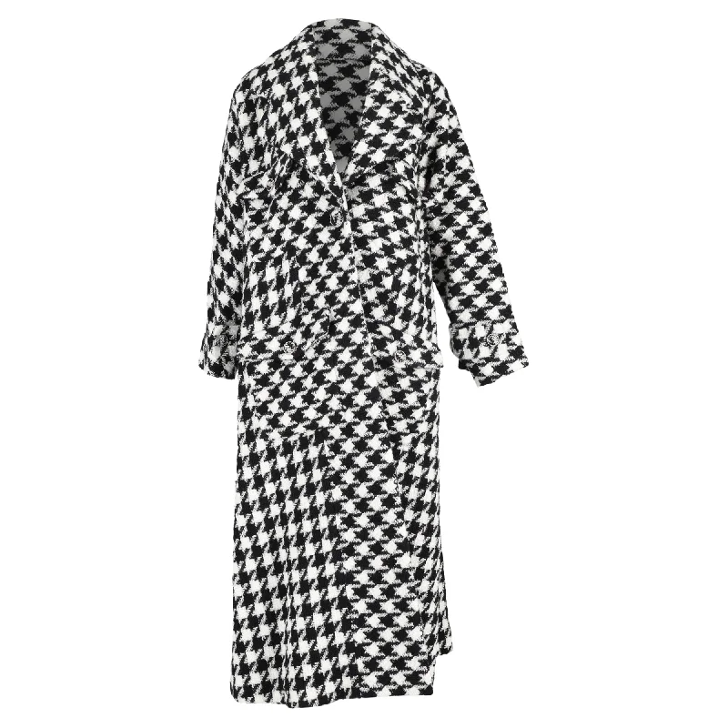 ladies' winter puffers -Chanel Houndstooth Single-Breasted Coat with Pockets in Black and White Wool Tweed