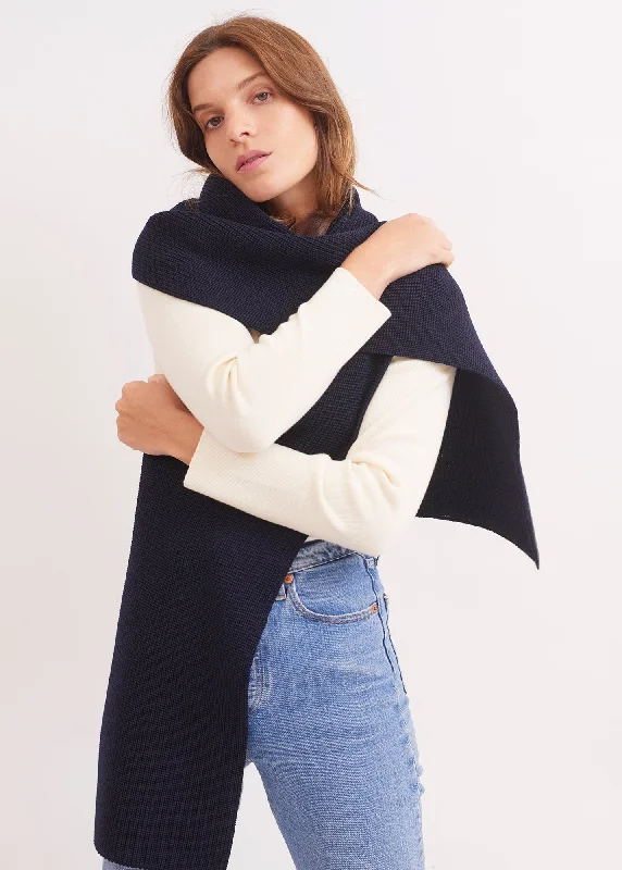 women's quilted jackets -Canoe scarf - in purl knit (NAVY)